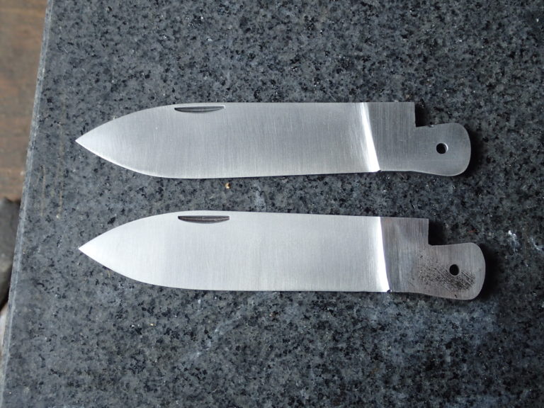 artisan coutelier - fabrication de couteau : satinage acier