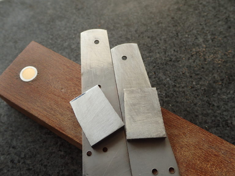 artisan coutelier - fabrication de couteau : mitre de couteau pliant avant brasage