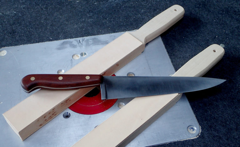 artisan coutelier - entretien des couteaux : strop paddle raquette affûtage cuir